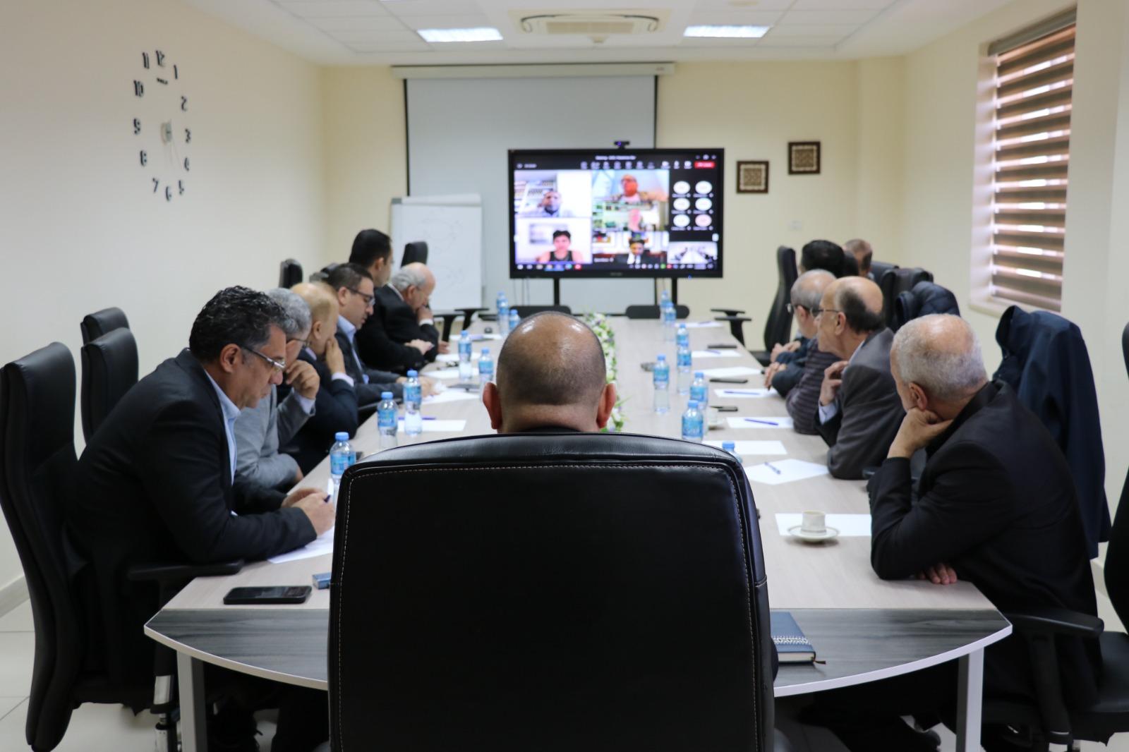 في لقاء موسع نقابة المحامين تجتمع مع الفريق القانوني لجمهورية جنوب إفريقيا أمام محكمة العدل الدولية